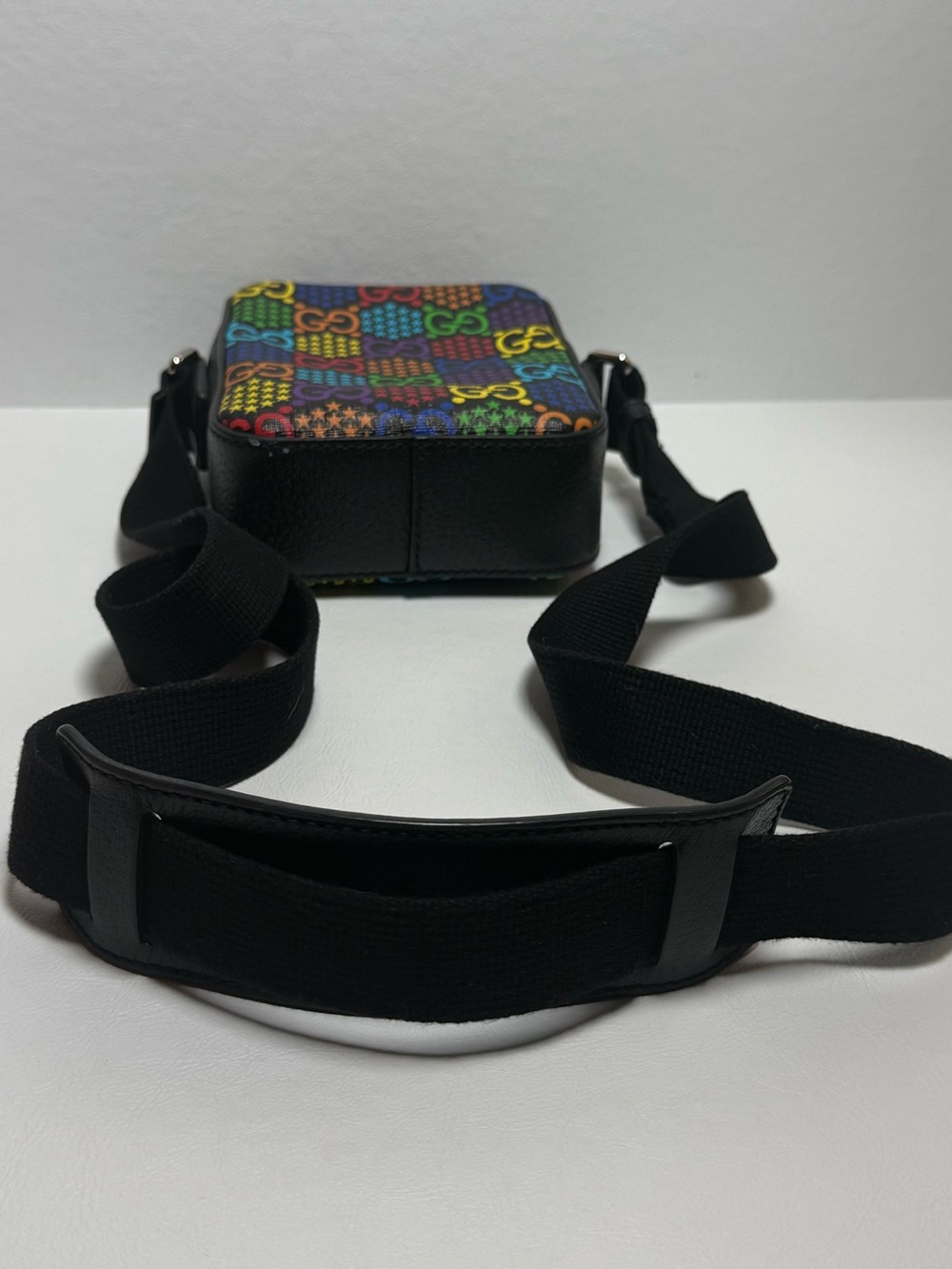 New Gucci GG Limited Edition Psychedelic Messenger Bag - Picture 2 of 6